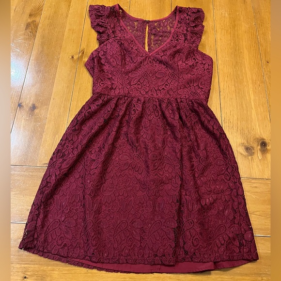 Elegant BCBGeneration Lace Burgundy Dress - Picture 5 of 7